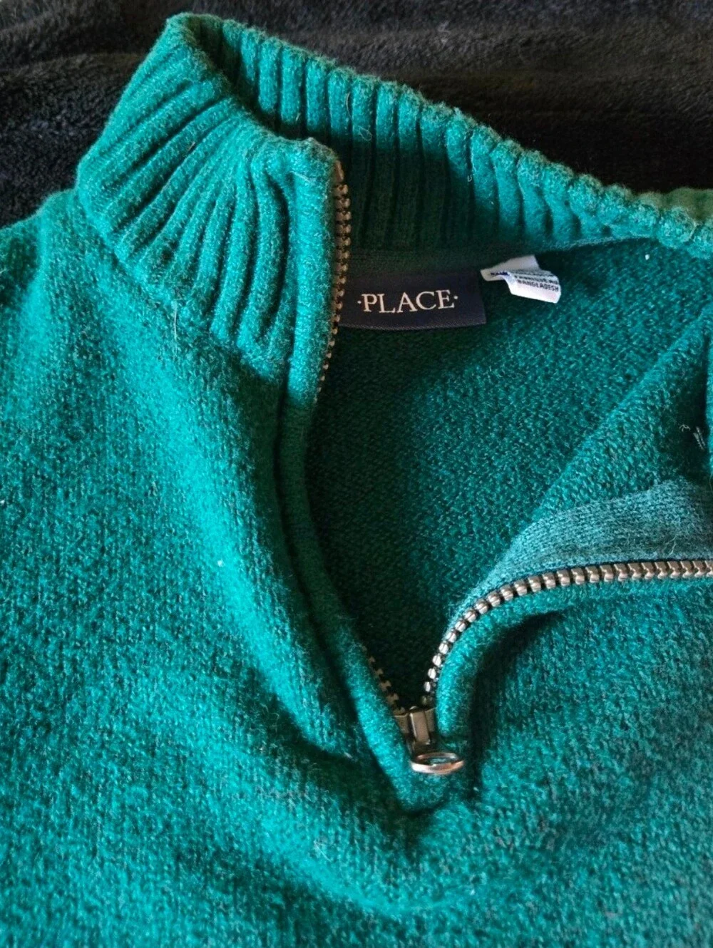 2 Sweaters The Children's Place Size 16 Green V-Neck And Quarter-Zip